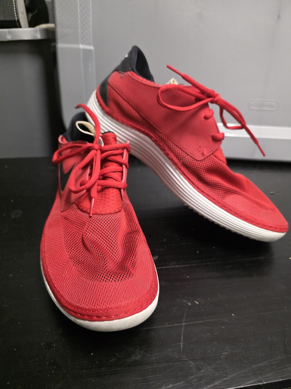 Nike Men's Low Top Lace Up Athletic Sneakers Solid Red/Black/White 555380-600